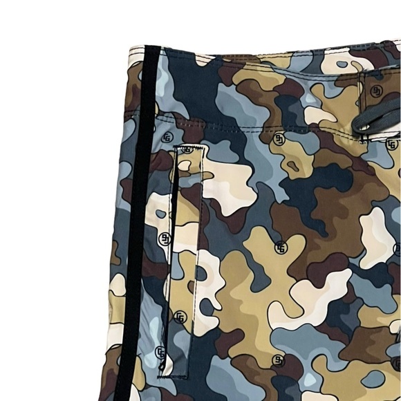 CG Habitats 309 fit OG athletic fit board shorts in candy camo gray - Picture 6 of 11